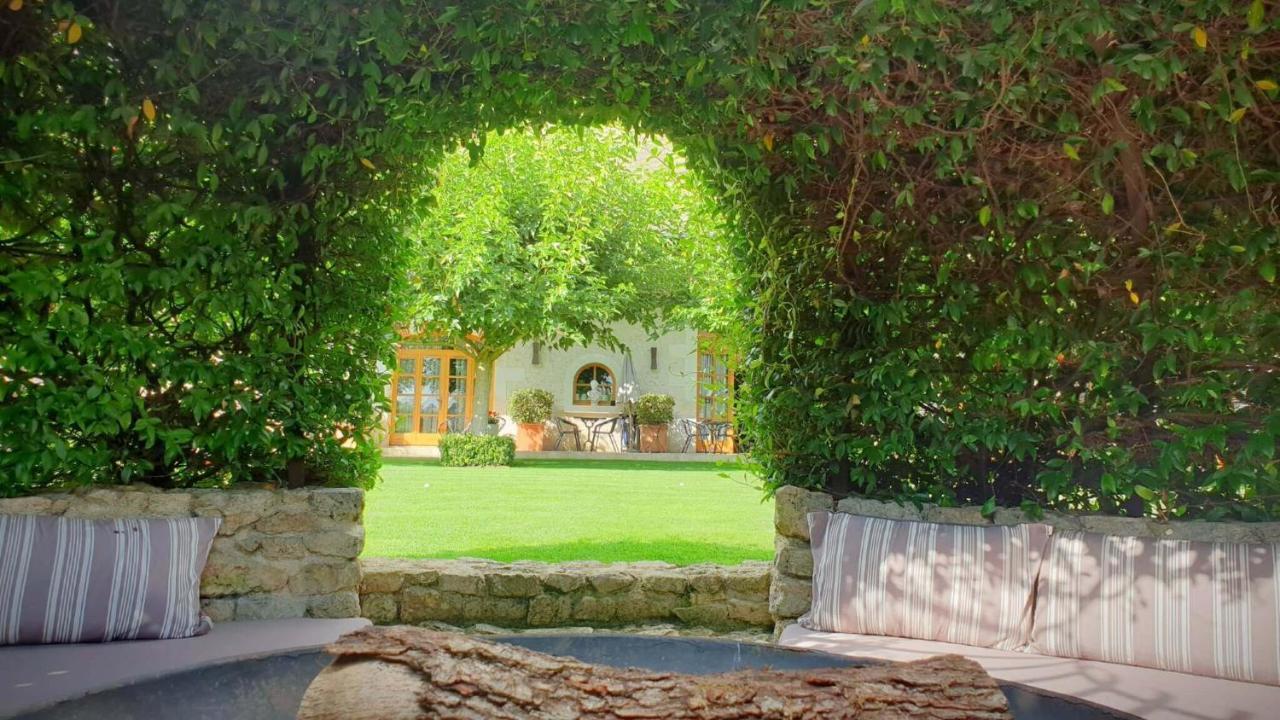 Les Loges De Saint Eloi Bed & Breakfast Pontlevoy ภายนอก รูปภาพ